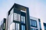Comment choisir entre acheter ou louer un appartement neuf à Rennes ?